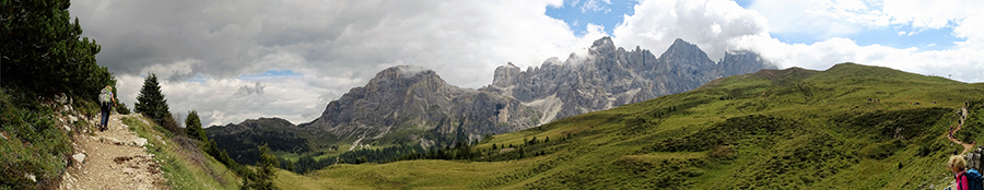 Dal sentiero per il Castellazzo vista verso le Pale di San Martino